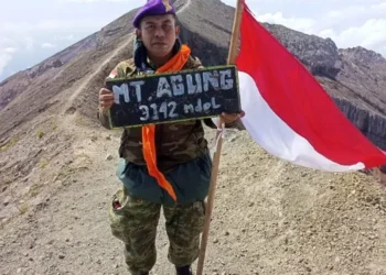 Martika Edison: Aksi Patriotik Kibarkan Merah Putih di 80 Gunung Selamatkan Nasionalisme Generasi Muda 