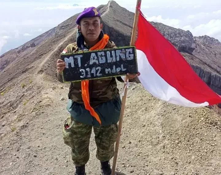 Martika Edison: Aksi Patriotik Kibarkan Merah Putih di 80 Gunung Selamatkan Nasionalisme Generasi Muda 