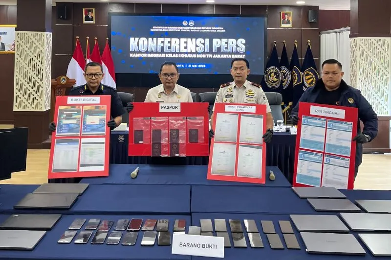 Imigrasi Jakbar Berhasil Menangkap 4 WNA Pelaku Penipuan Berkedok Aplikasi Pembayaran