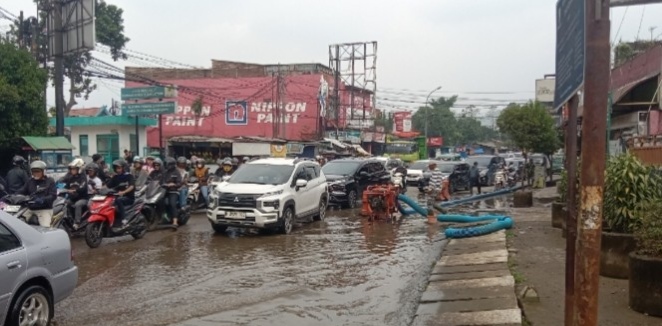 Bina Marga Jawa barat Lamban Tangani Drainase Jalan M. Toha Warga Keluhkan Dan Mengadu Ke KDM Bapak Aing