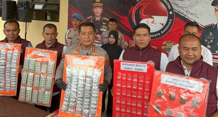 Polresta Bandung Amankan Ribuan Butir Obat Keras Bersama Narkoba