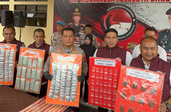 Polresta Bandung Amankan Ribuan Butir Obat Keras Bersama Narkoba