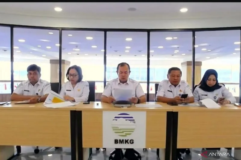 BMKG Konferensi Pers Peringatan Dini Tsunami Pascagempa 7,7 Mindanao Filipina