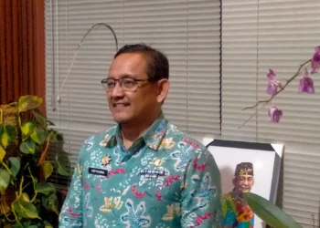 Kepala Dinas Pendidikan Kabupaten Bandung Asep Kusumah memberikan keterangan kepada awak media usai pengumuman SPMB Tahap II Tahun Ajaran 2026/2027 di Soreang,
