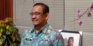 Kepala Dinas Pendidikan Kabupaten Bandung Asep Kusumah memberikan keterangan kepada awak media usai pengumuman SPMB Tahap II Tahun Ajaran 2026/2027 di Soreang,