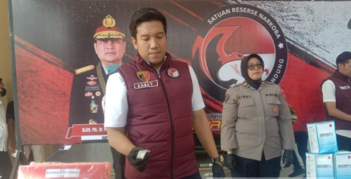 Polresta Bandung Berhasil Ungkap Ratusan Kasus Narkoba Dan Berhasil Sita Satu Juta Butir ( OKT ) 