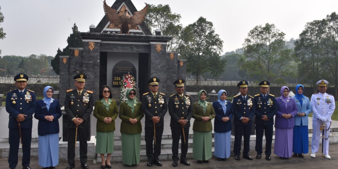 Kogartap II/Bandung Melaksanakan Ziarah Nasional Dalam Rangka Memperingati HUT ke-81 TNI Tahun 2026